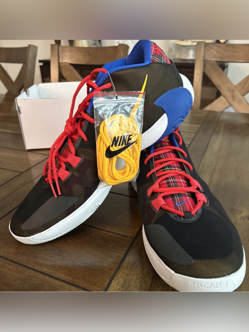 Nike Zoom Freak 1 Coming to America CD4962-001 Size 10.5 Giannis Plaid size 18M